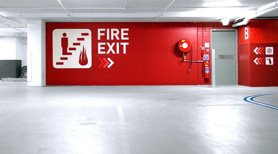 Equipe de especialistas trabalhando